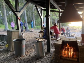 Lauluiltama 22.7.2023 pohjoisen keittokatoksella